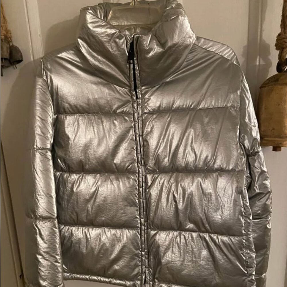 Gap Women’s Metallic Silver Puffer Jacket - Size M